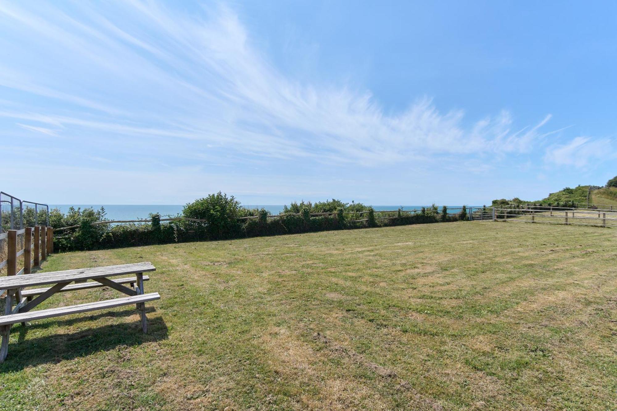 Ventnor Terrace Haven: Spacious 3-Bed with Beach Proximity Exterior photo